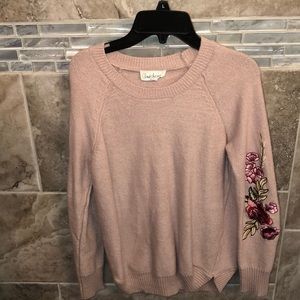 Embroidered flowers sweater